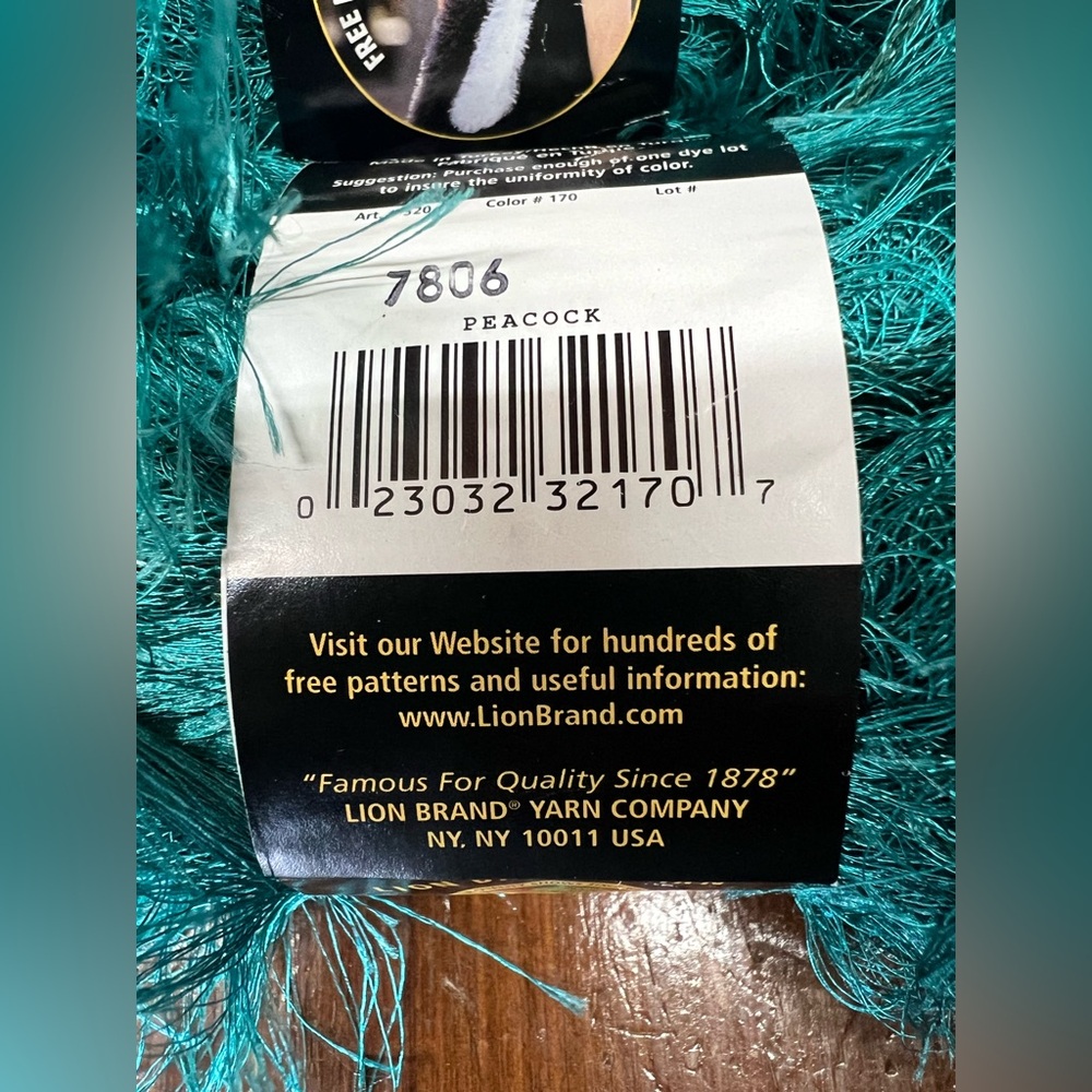 Lion Brand Yarn Fun Fur Peacock 100% Polyester Lot of 2 Skeins - Picture 4 of 4